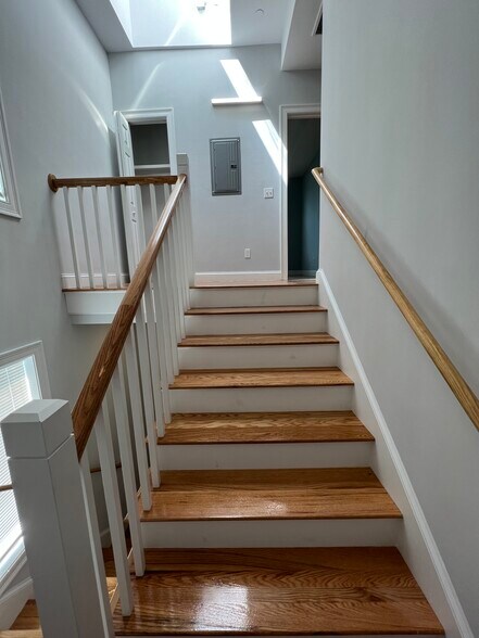 Building Photo - 126 Cross St