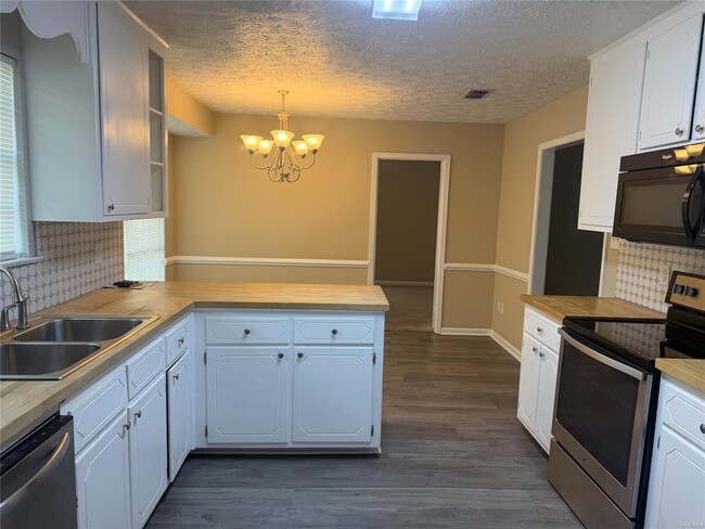 Building Photo - 1206 Kingston Green Dr