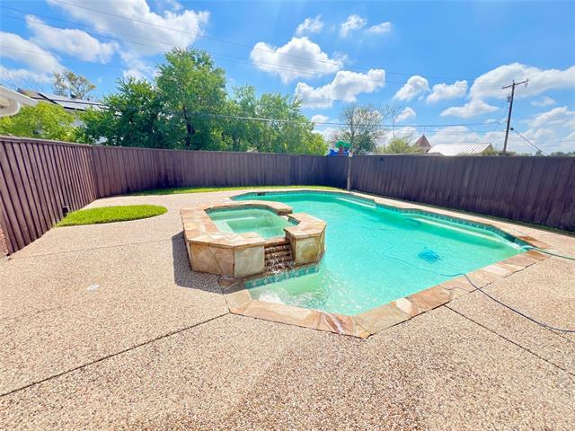 Building Photo - 1028 Silverthorn Ct