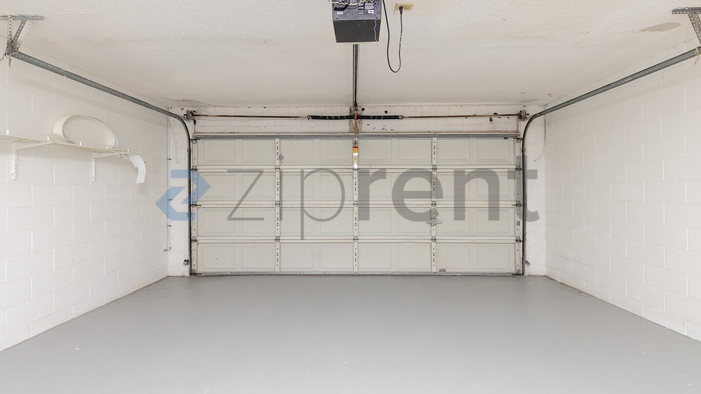 Building Photo - Unit
