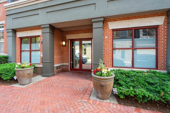 Building Photo - 443 2nd St