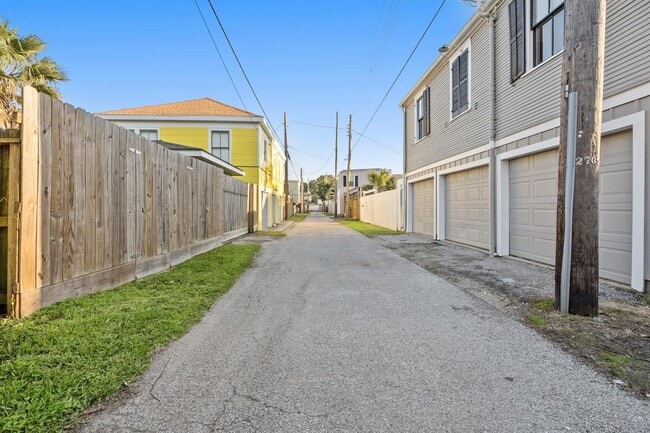 Building Photo - 1512 Rosenberg St