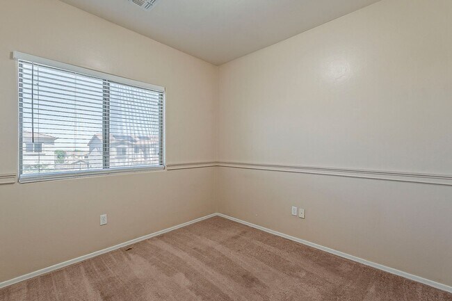 Building Photo - Pet-Friendly 4 Bedroom Rental in Tucson wi...