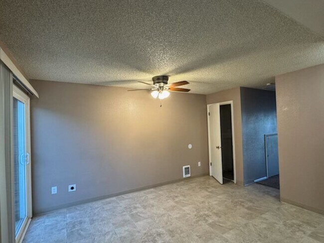 Building Photo - 2511 Farnum St