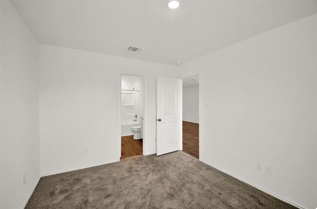 Building Photo - 136 Jack Browning Dr
