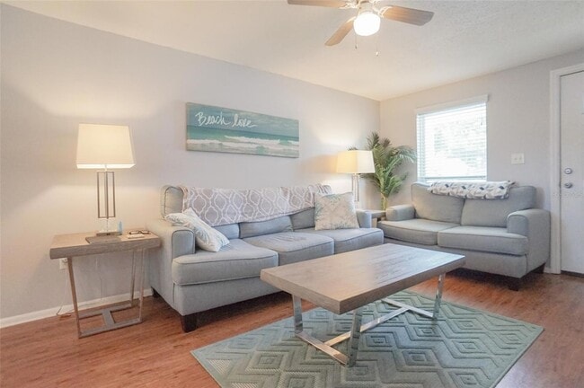 Building Photo - 1032 Hollywood Ave