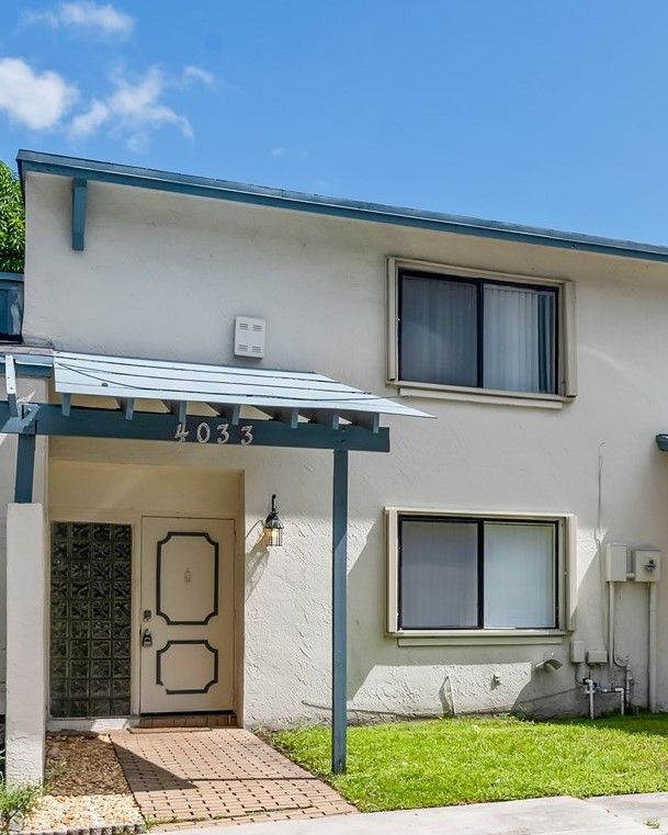 Primary Photo - 4033 SW 68th Way