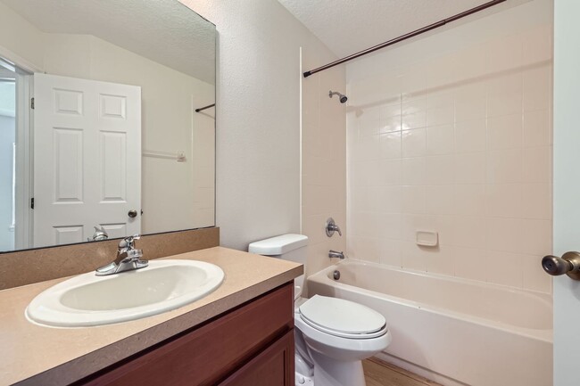 Building Photo - Windermere townhouse