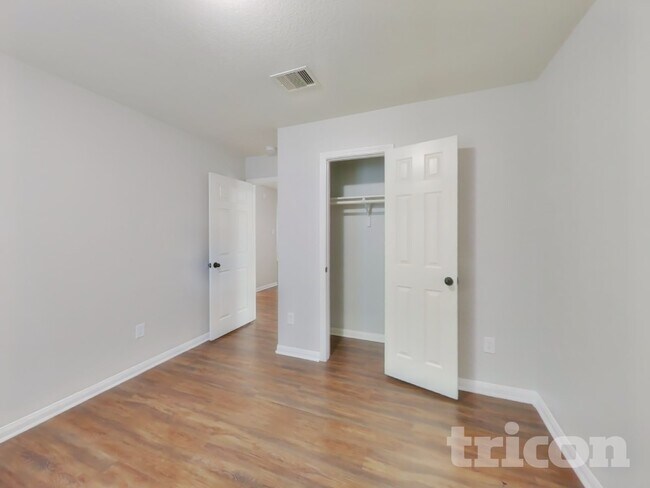 Building Photo - 12030 Green Bluff Ct