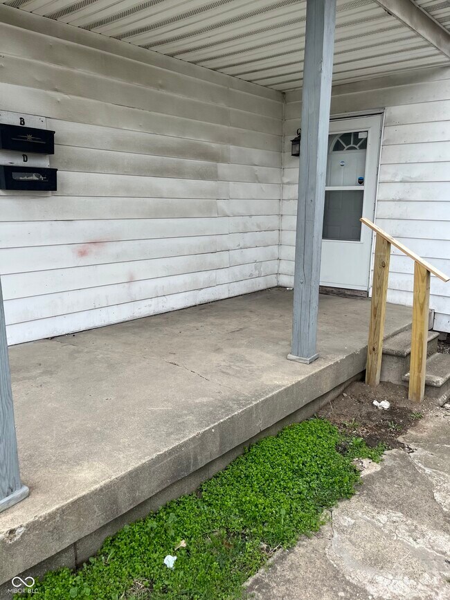 Building Photo - 1944 Shelby St