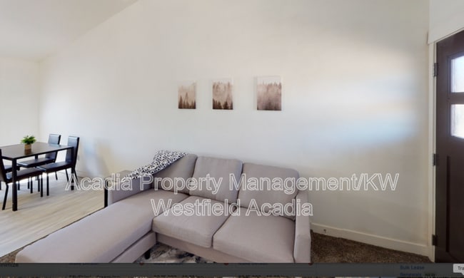 Building Photo - 571 N 10th Pl