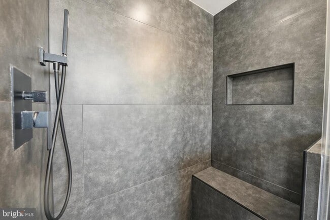 Building Photo - 916 G St NW