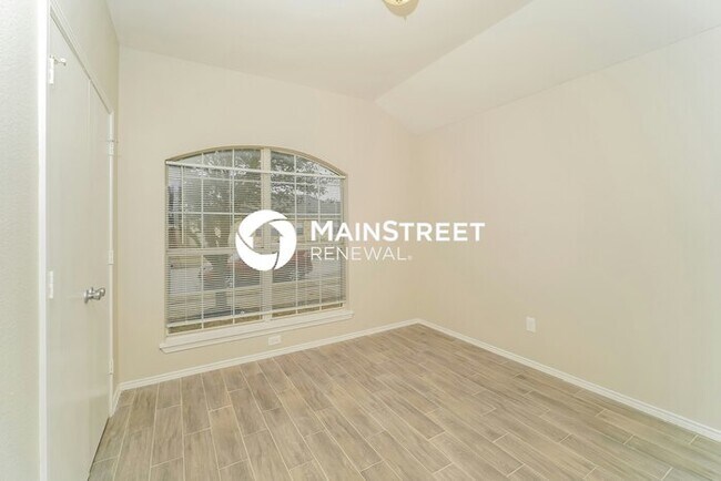 Building Photo - 2720 Triple Crown Ln