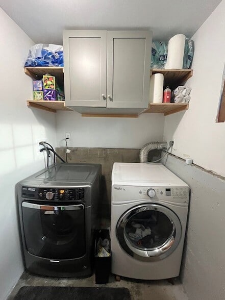 laundry - 9220 11th Ave SW