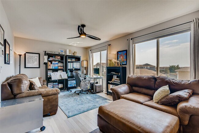 Building Photo - Beautiful 5 Bed 3.5 Bath Home In An Amazin...