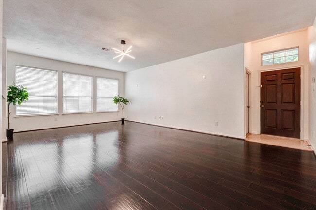 Building Photo - 7434 Jacobs Well Dr