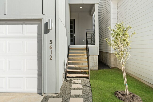 Building Photo - 5610 Savyon Dr