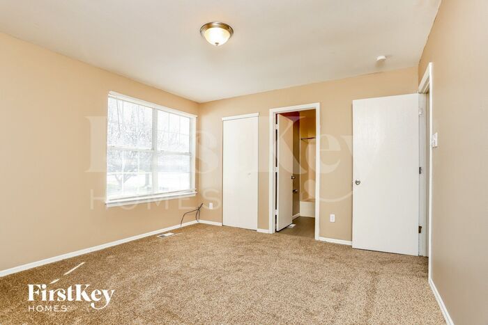 Building Photo - 4231 River Oaks Dr