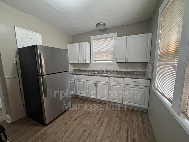 Building Photo - 424 Abston St