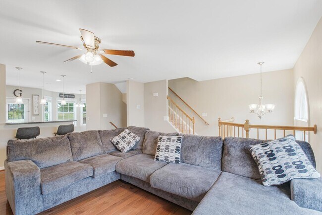 Building Photo - 405 Donelson Loop