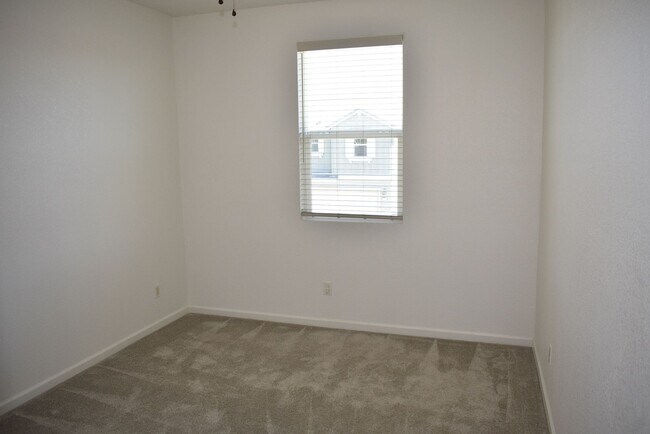 Building Photo - 1655 Lion St