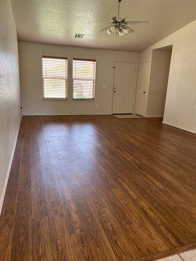 Greatroom - 9232 Snowberry Dr