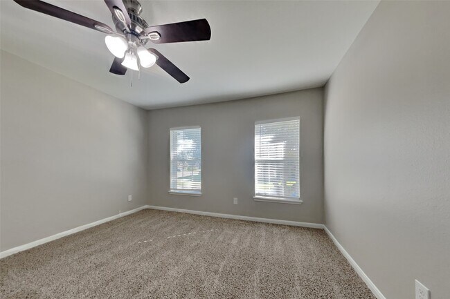 Building Photo - 19123 Oakway Dr