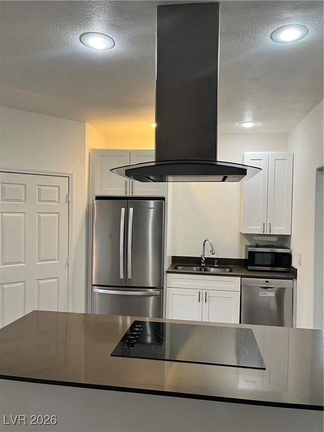 Building Photo - 1500 Cardinal Peak Ln