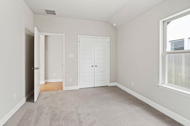 Building Photo - 27122 Butterfly Mint Ln