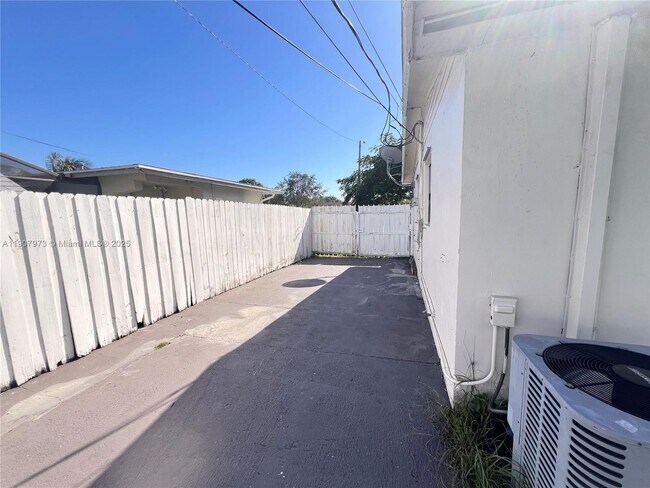 Building Photo - 10005 SW 214th St