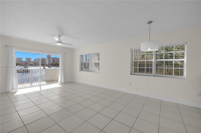 Building Photo - 462 Golden Isles Dr
