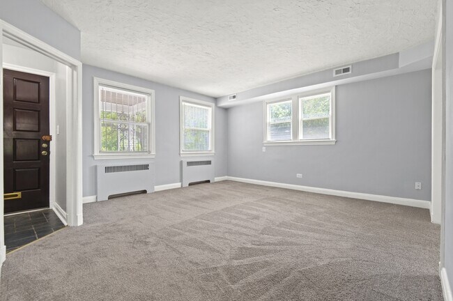 Building Photo - 2600 N Longwood St