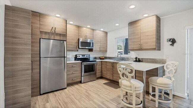 Building Photo - 2304 Ringling Blvd