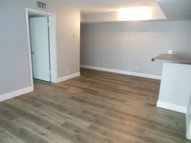 Building Photo - TWO BEDROOM TWO BATHROOM! WATERFRONT COMMUNITY