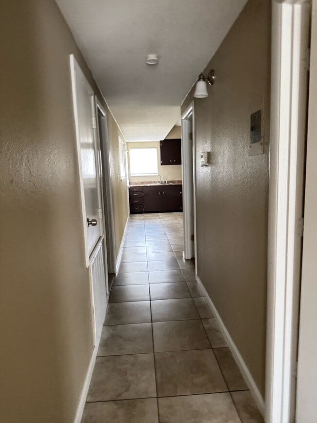 Building Photo - 3007 Bobolink St