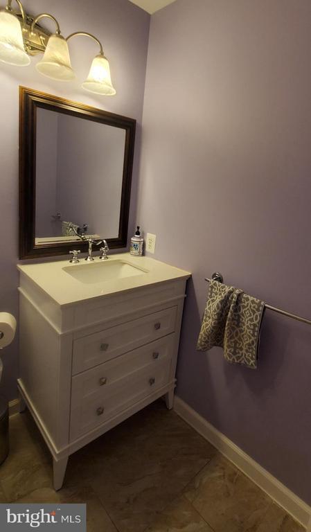 Building Photo - 8202 Catbird Cir