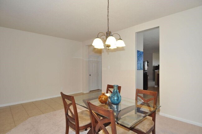 Building Photo - 2723 Calico Creek Ln