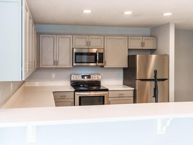 Building Photo - 133 W Park Ave