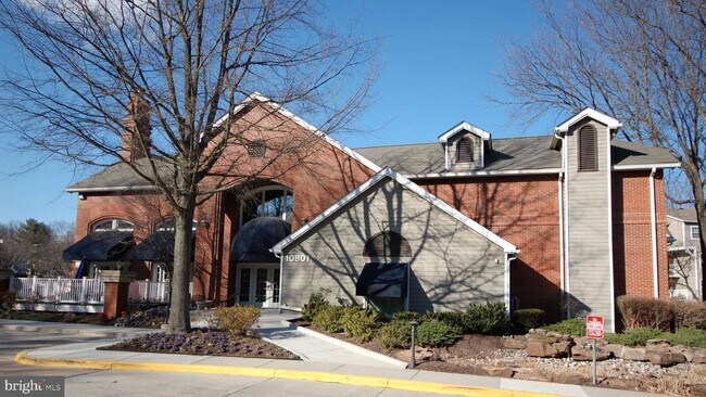 Building Photo - 5705 Chapman Mill Dr