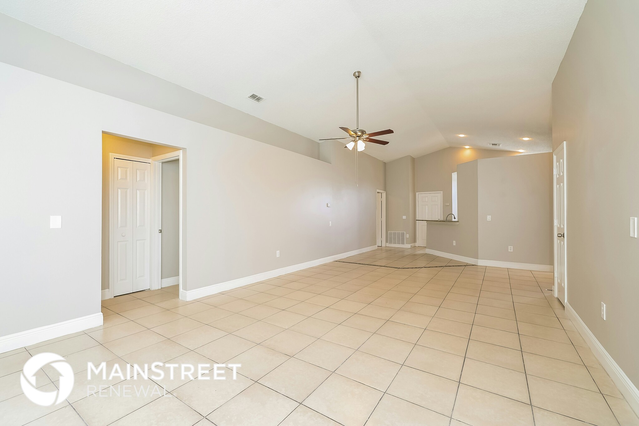 Building Photo - 3258 Fairfield Dr