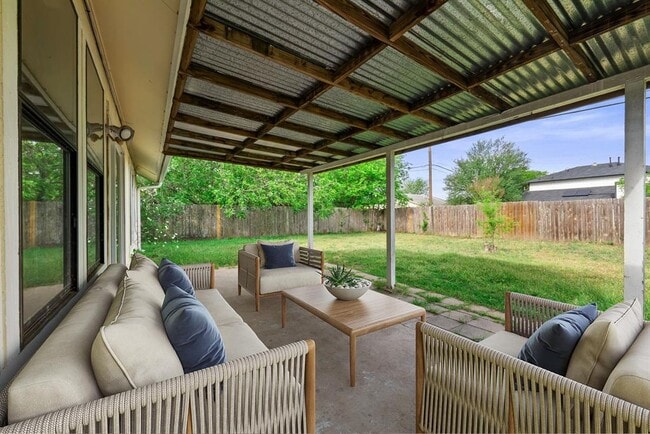 Building Photo - 12906 Irongate Ave