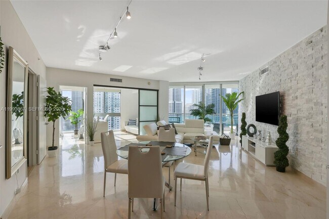 Building Photo - 350 S Miami Ave