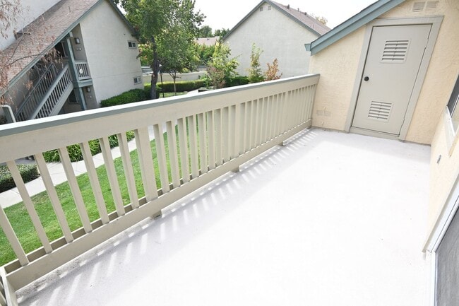 Building Photo - 1032 Summerplace Dr