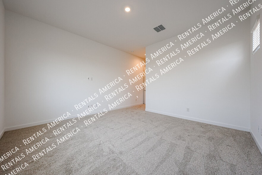 Building Photo - 23075 E Lords Wy