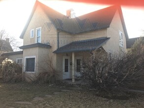 Building Photo - 816 Grand Ave