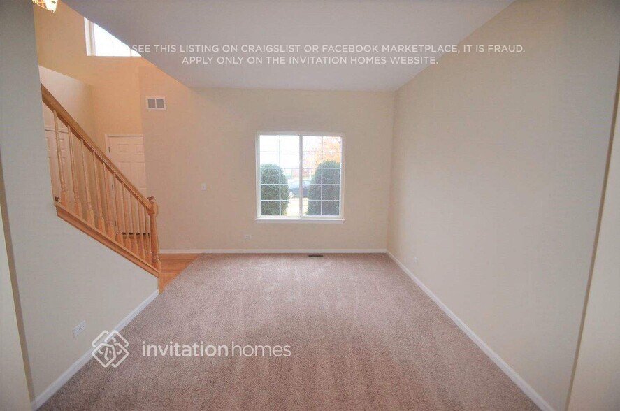 Building Photo - 1941 Royal Ln