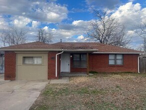 Building Photo - 2324 SW 47th St