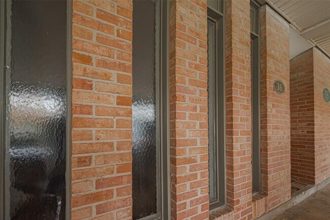 Building Photo - 6429 Bayou Glen Rd