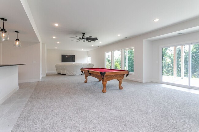 Building Photo - Luxury Breckenridge Park Home