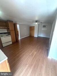 Building Photo - 1032 N 7th St